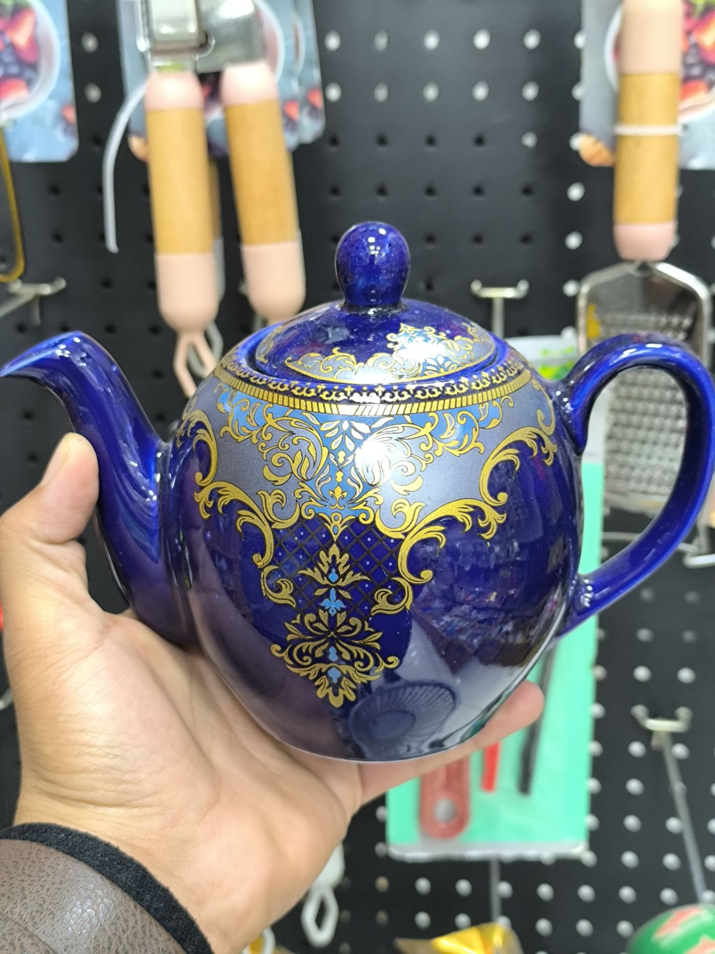 قوری چینی سورمه ای