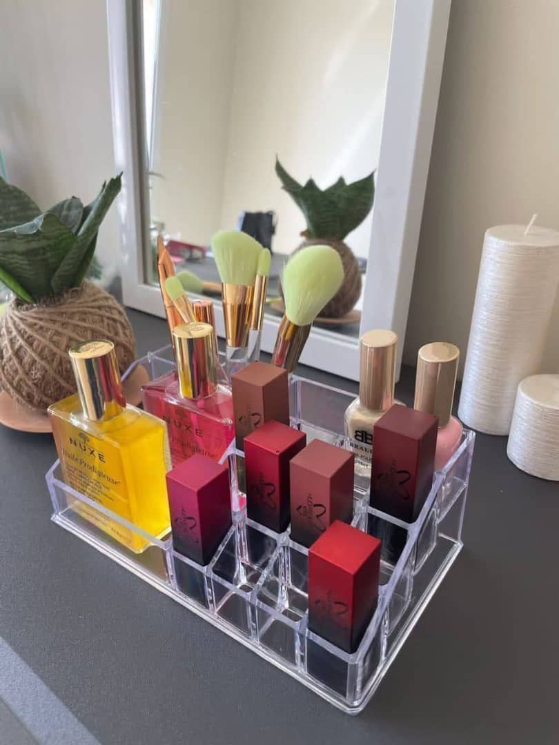 استند لوازم آرایش